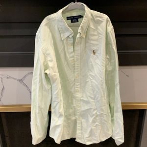 Size 6 women’s Ralph Lauren button down